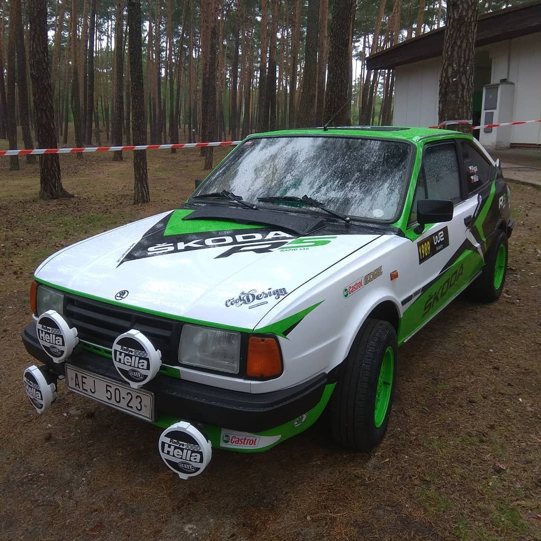 Sportovní grafika automobilu